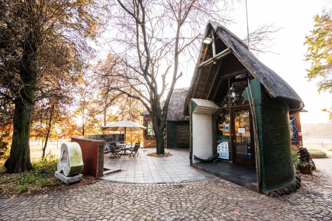Hakunamatata Lodge & Health Spa/ Wedding & Conference Venue Muldersdrift Exterior photo